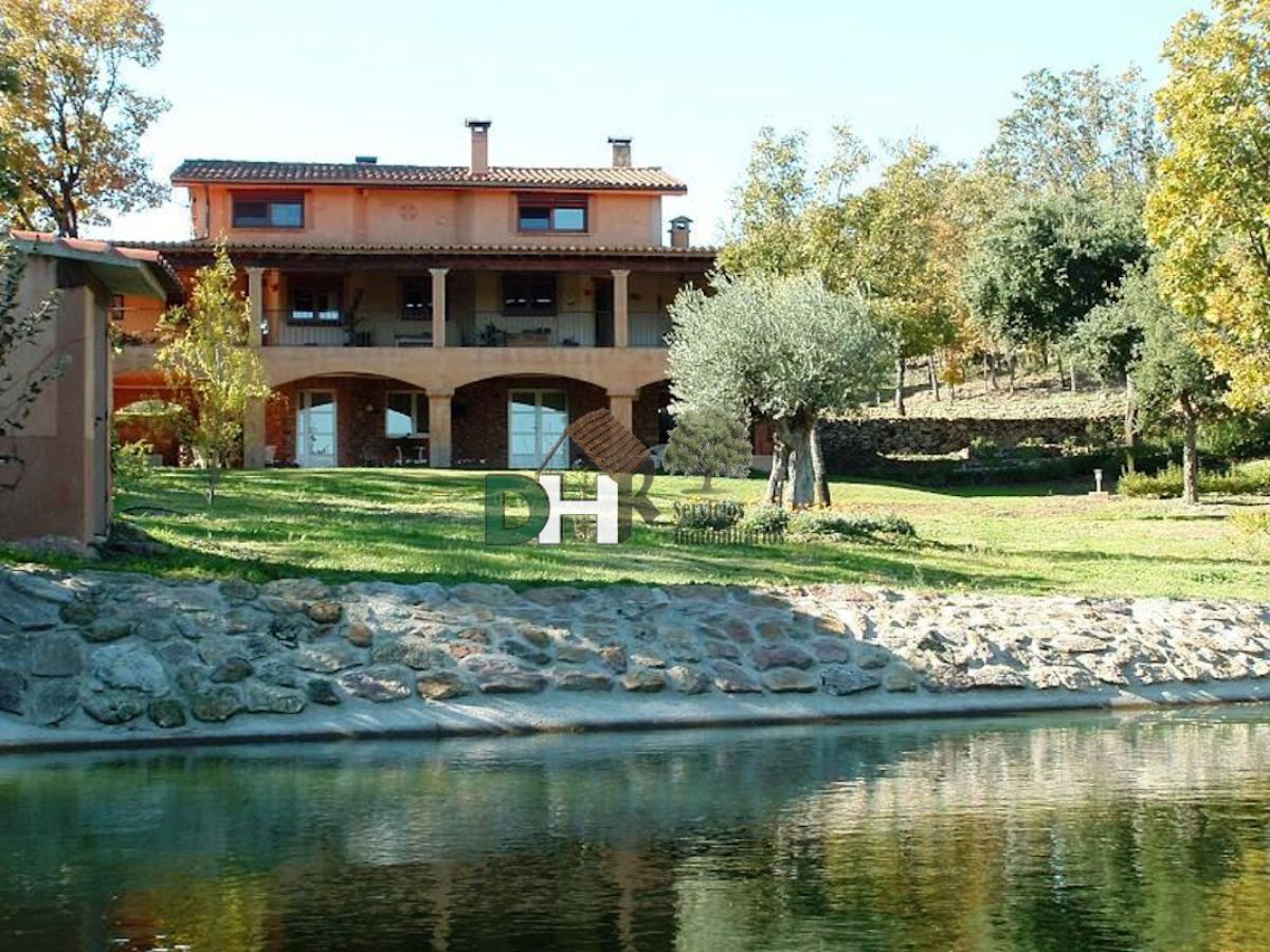 For sale of chalet in Cáceres