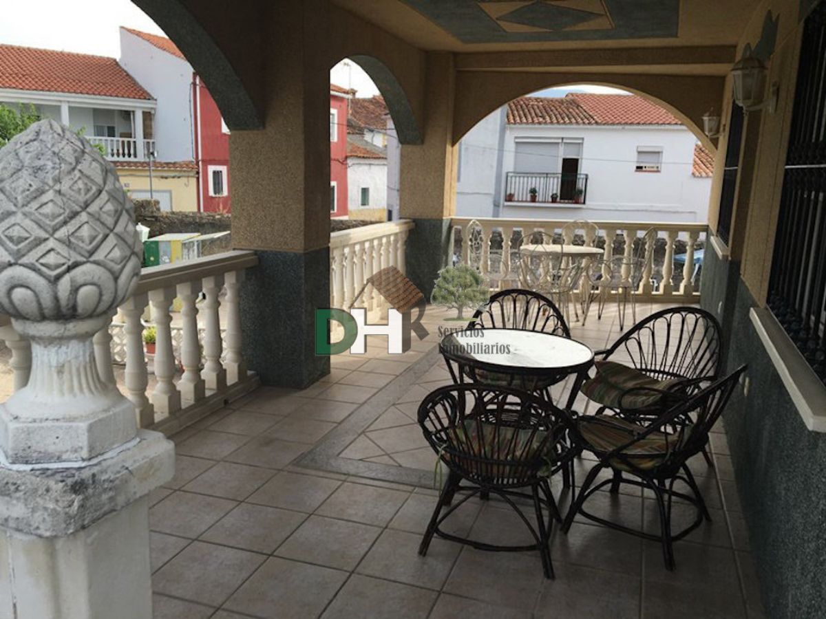 For sale of house in Herguijuela