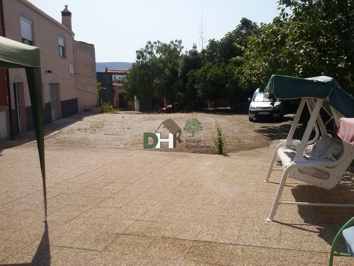 For sale of house in Herguijuela