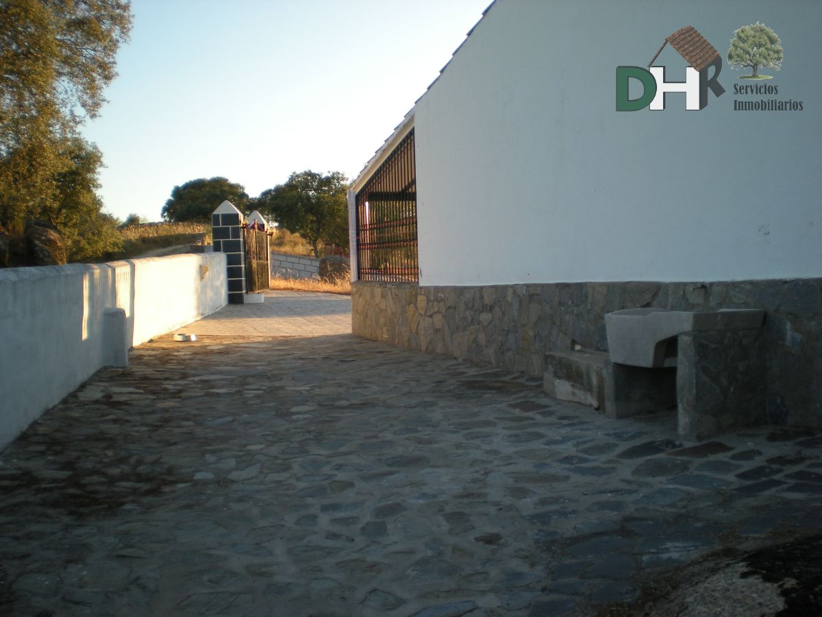 For sale of house in Brozas