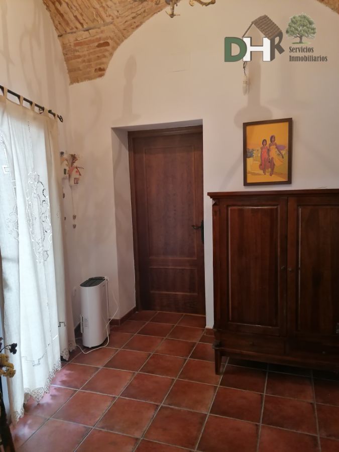For sale of house in Coria