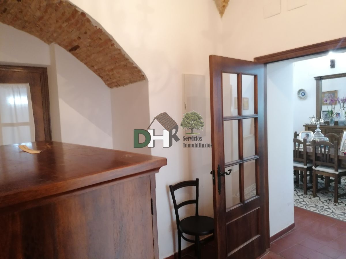 For sale of house in Coria