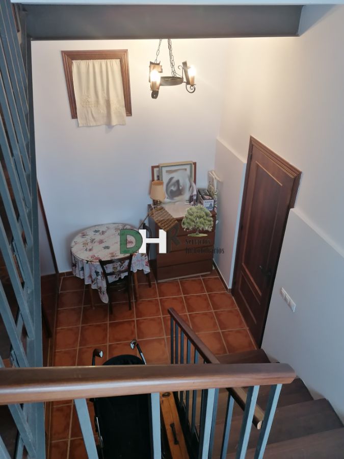 For sale of house in Coria