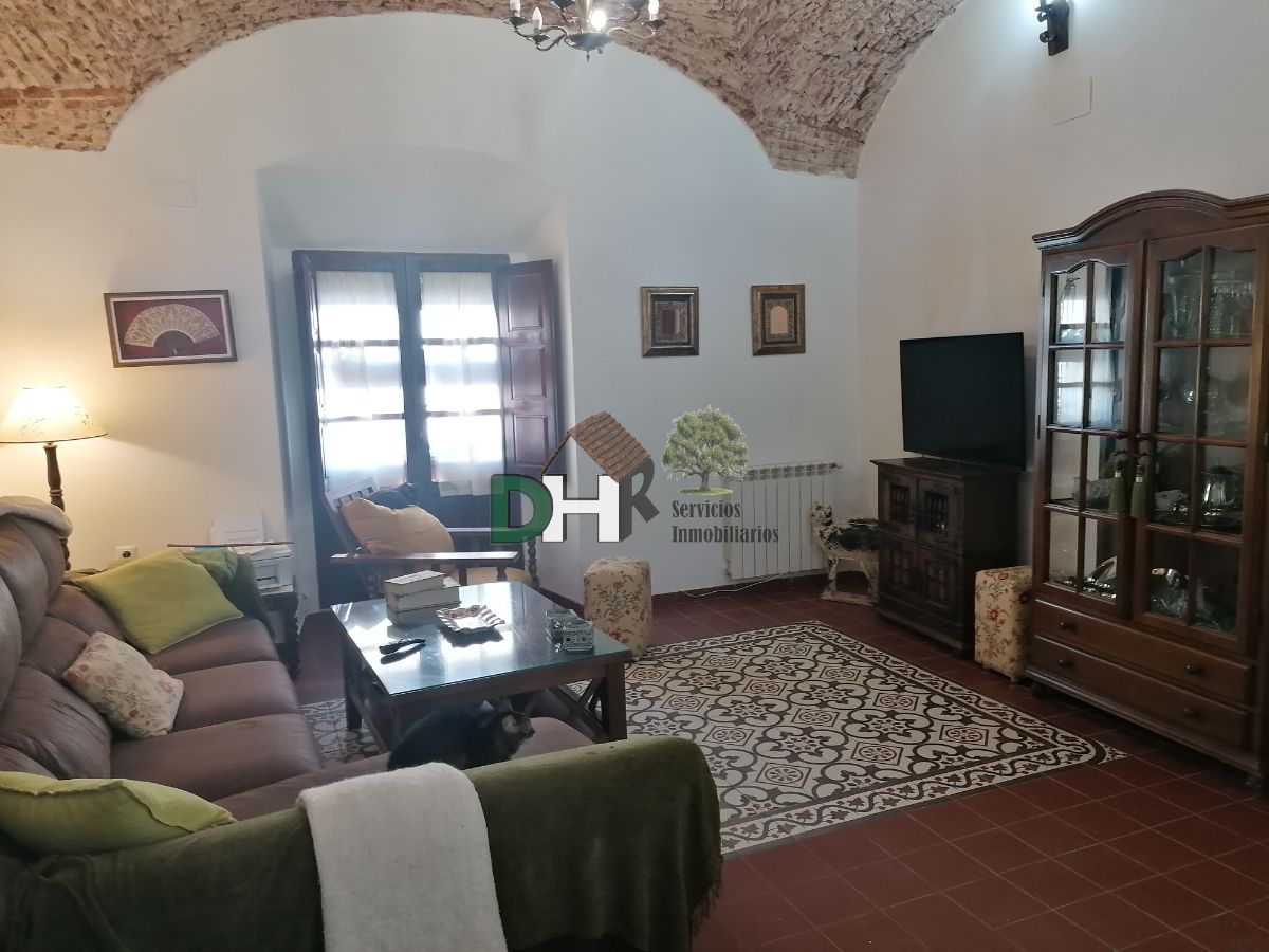 For sale of house in Coria