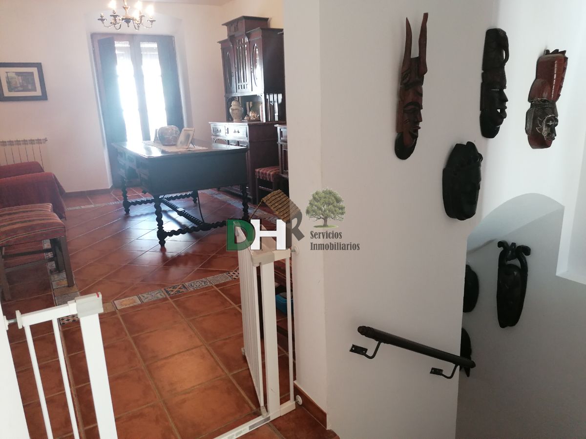 For sale of house in Coria