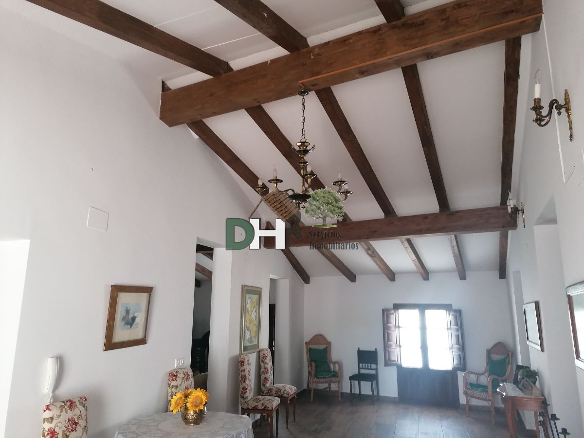 For sale of house in Coria