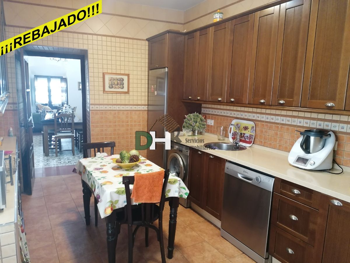 For sale of house in Coria