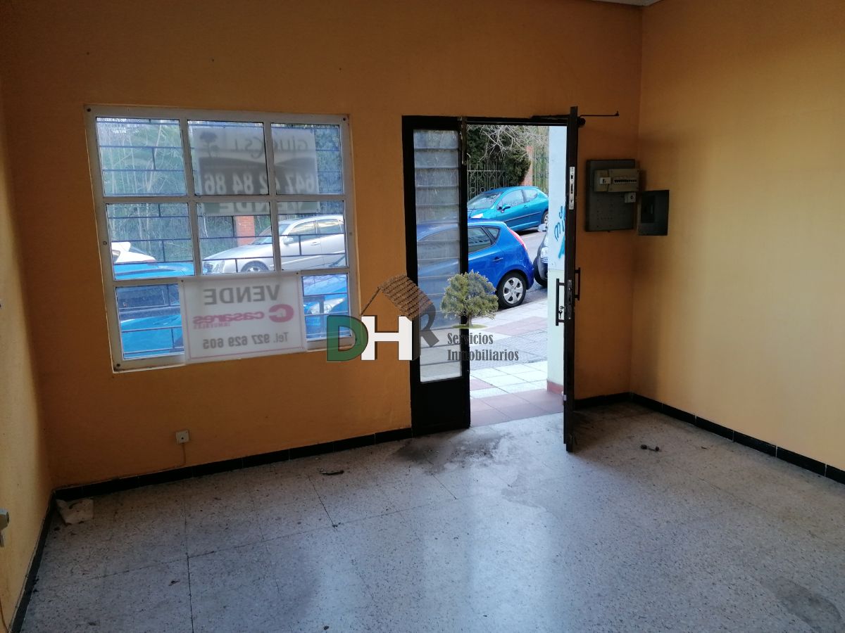 For sale of commercial in Cáceres