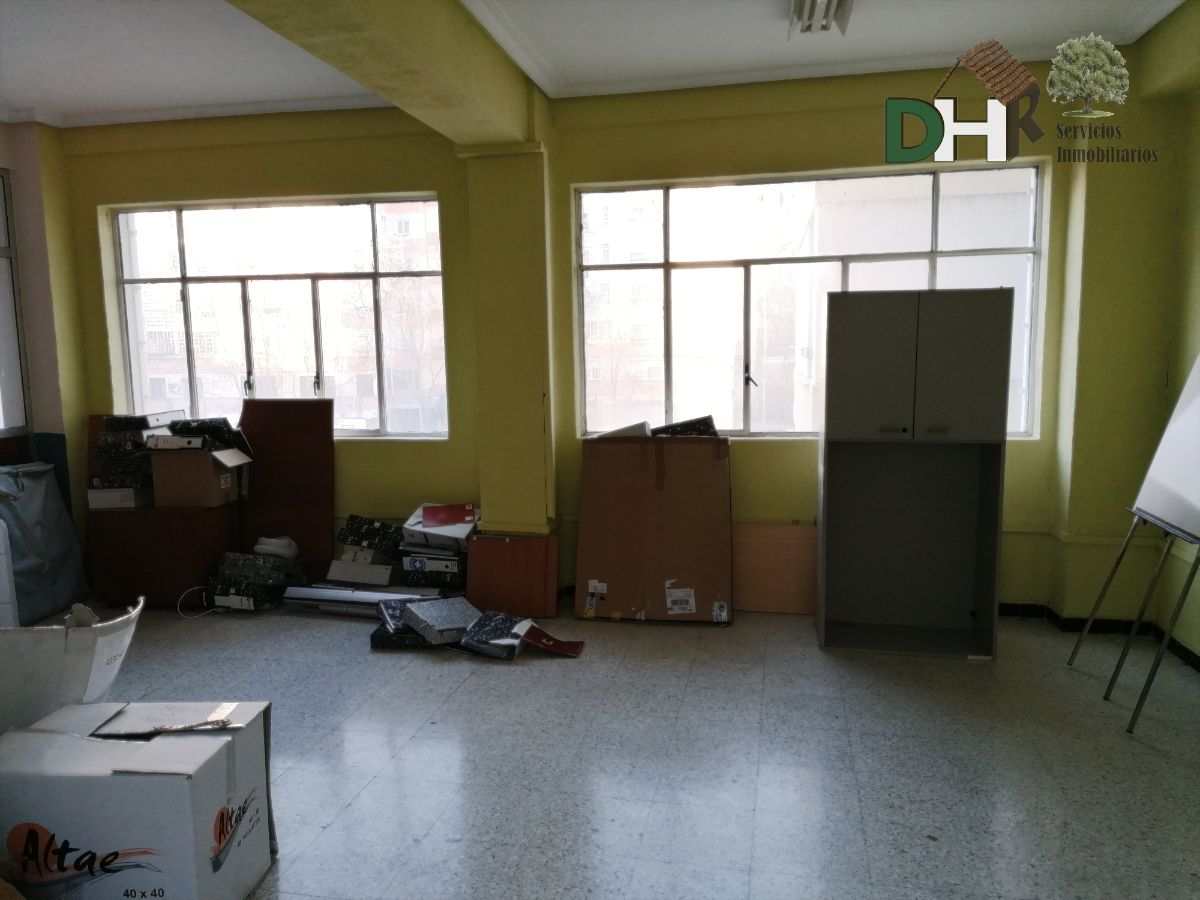 For sale of commercial in Cáceres