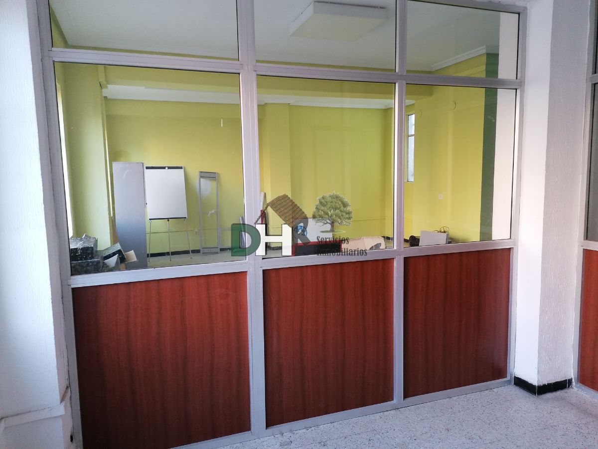 For sale of commercial in Cáceres