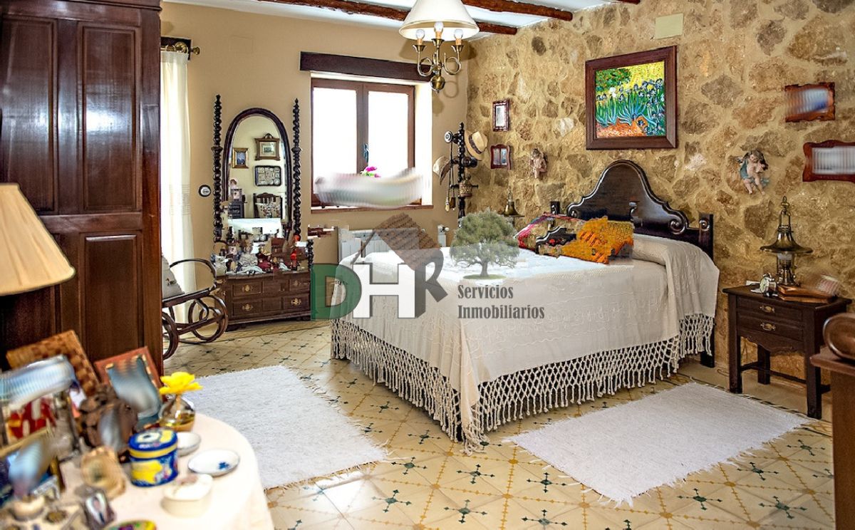 For sale of chalet in Cáceres