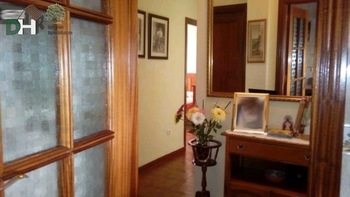 For sale of chalet in Valencia de Alcántara