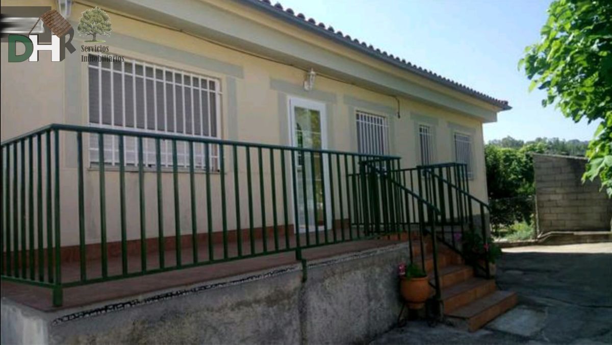 Venta de chalet en Valencia de Alcántara