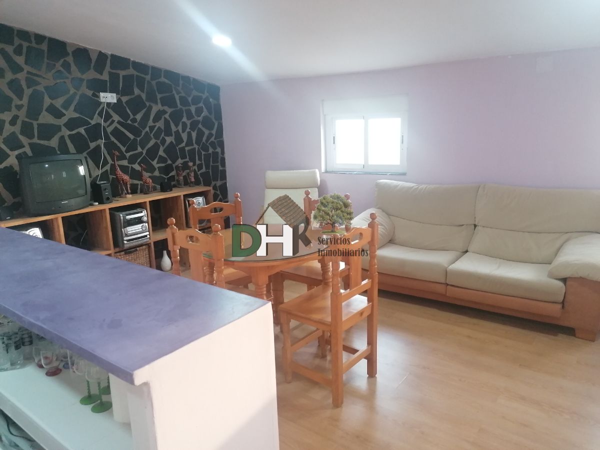 For sale of house in Montánchez