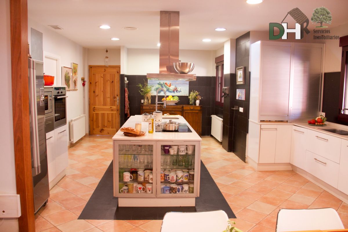 For sale of villa in Badajoz