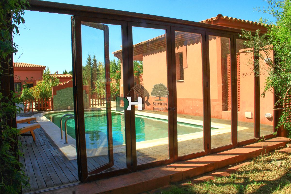 For sale of villa in Badajoz