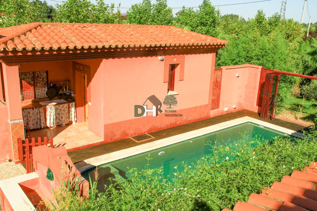 For sale of villa in Badajoz