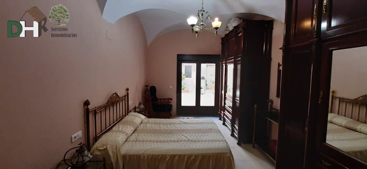 For sale of house in Trujillo