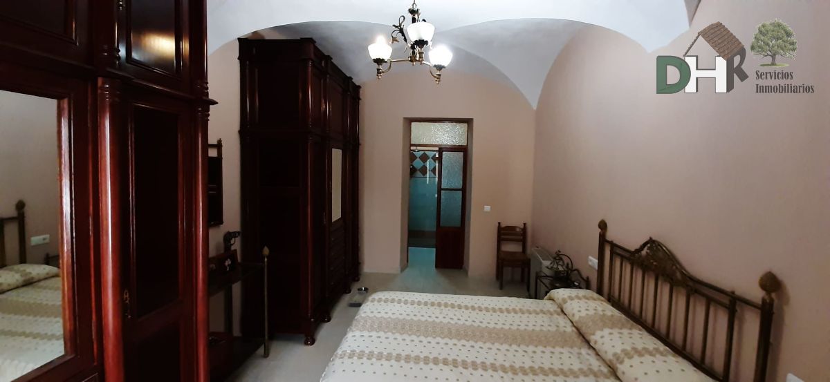 For sale of house in Trujillo