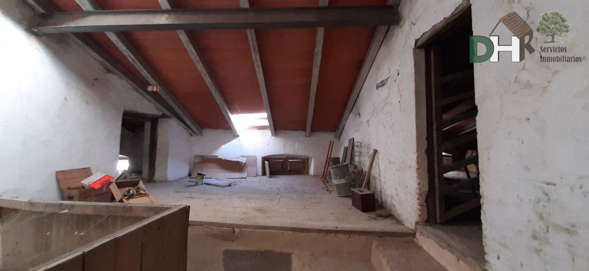 For sale of house in Trujillo