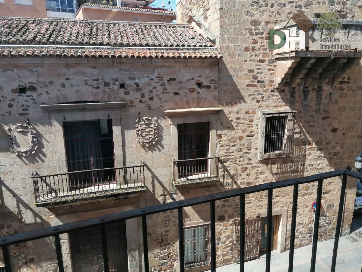 For sale of building in Cáceres