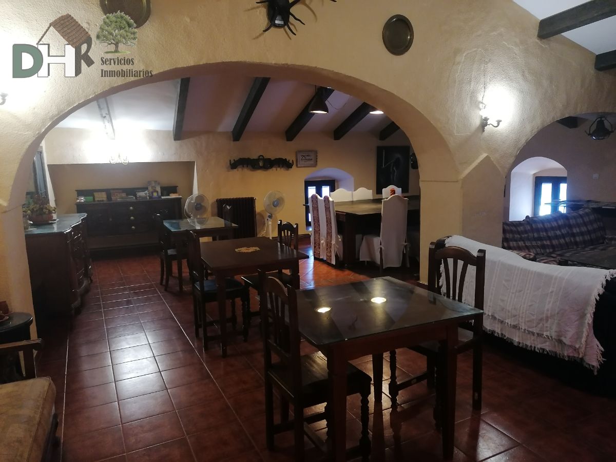 For sale of house in Alcuéscar