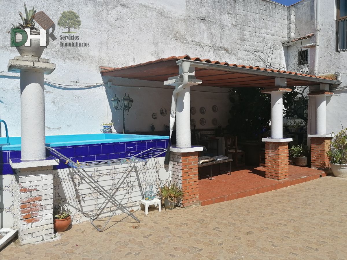 For sale of house in Alcuéscar