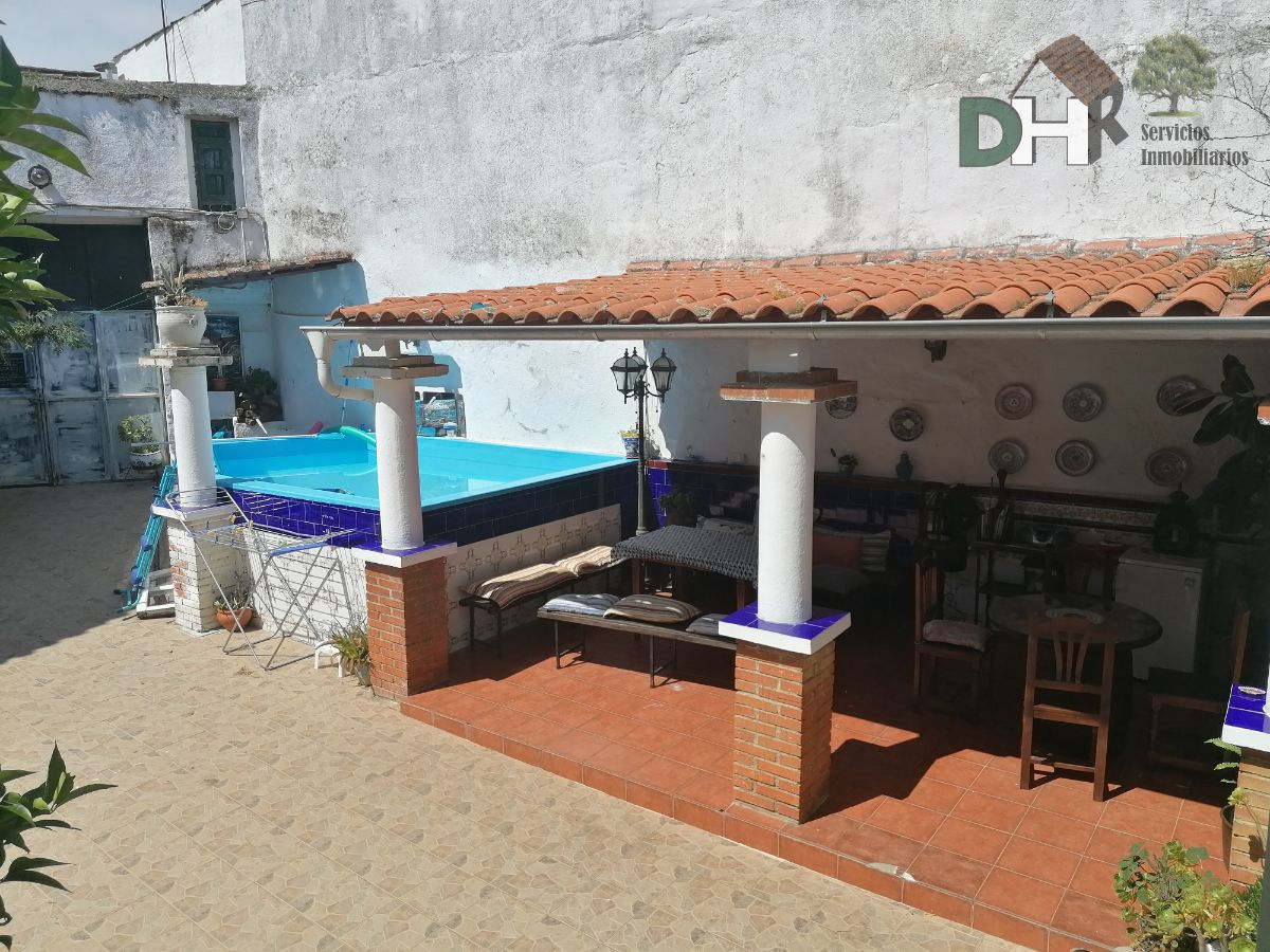 For sale of house in Alcuéscar