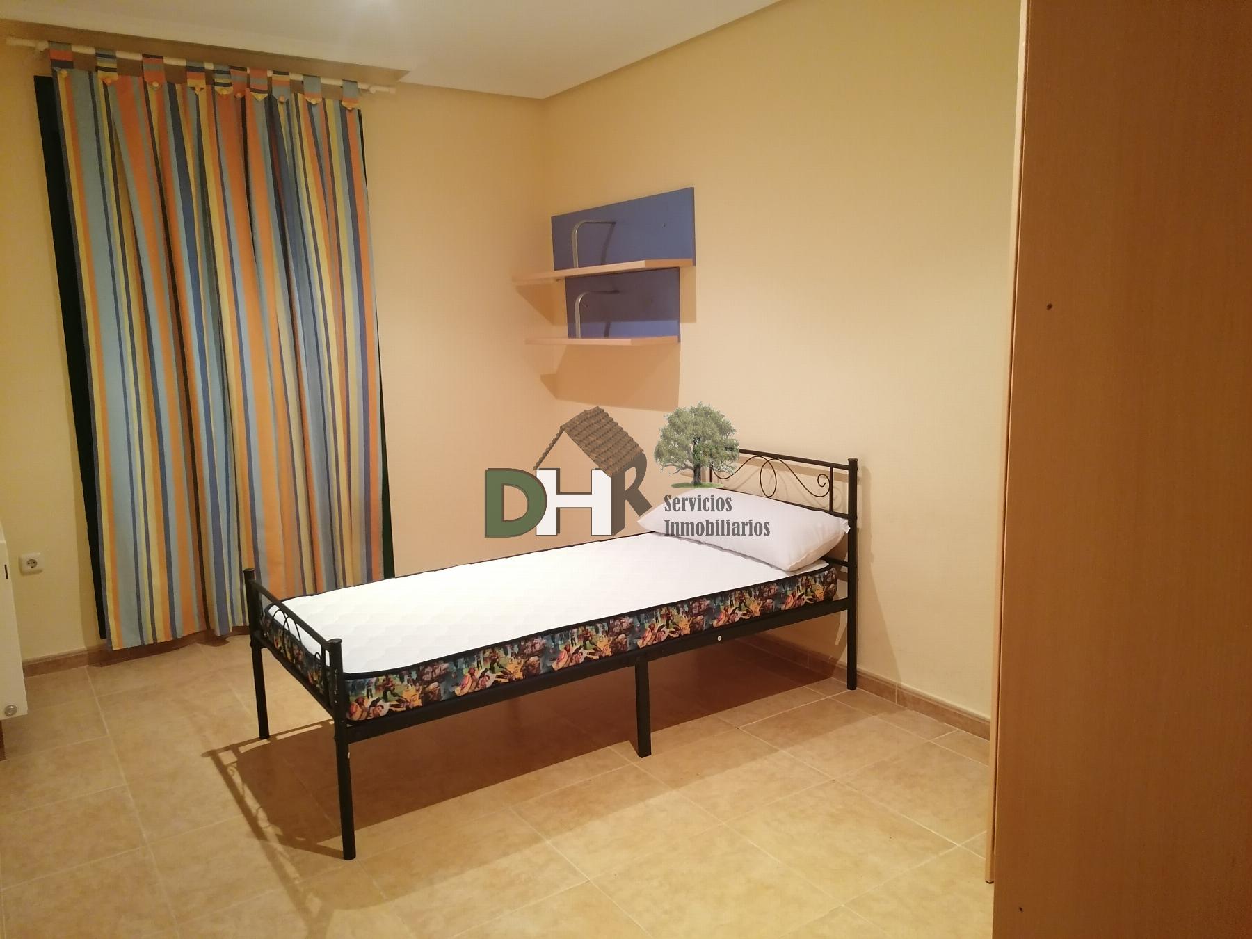 For sale of chalet in Cáceres