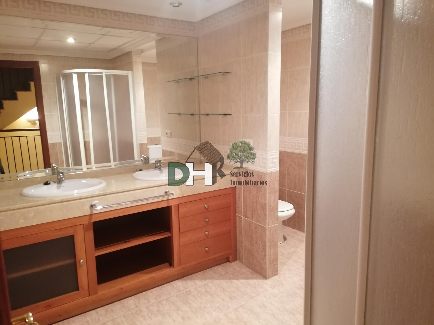 For sale of chalet in Cáceres