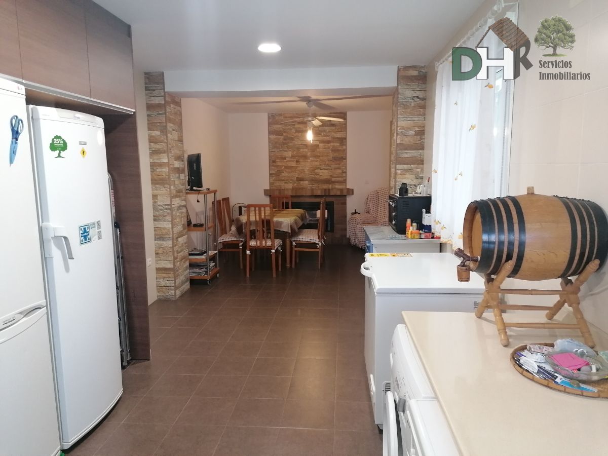 For sale of house in Coria