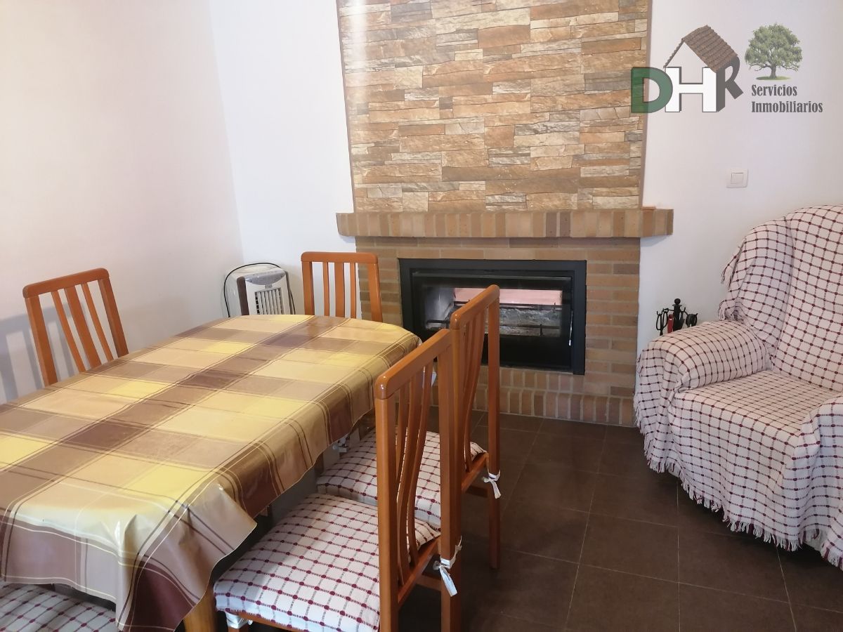 For sale of house in Coria