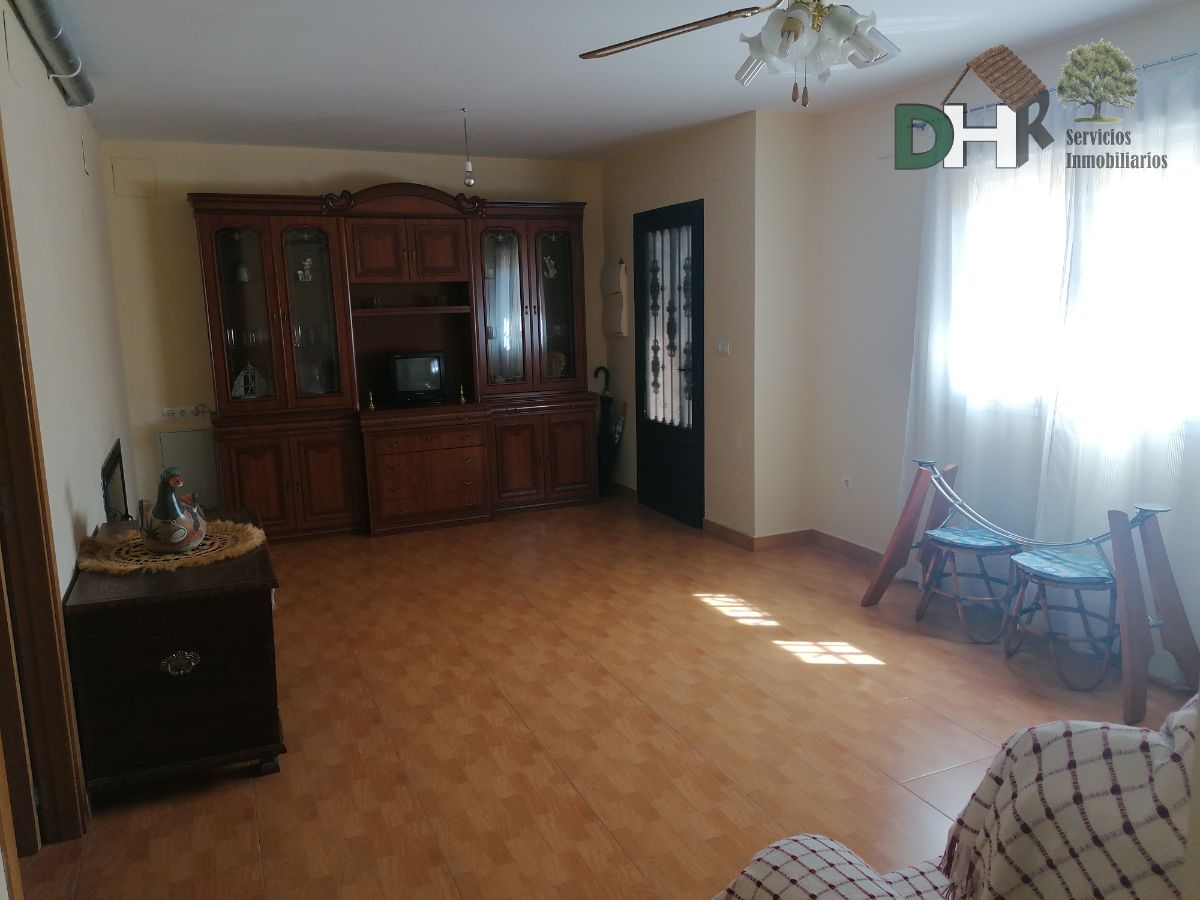 For sale of house in Coria