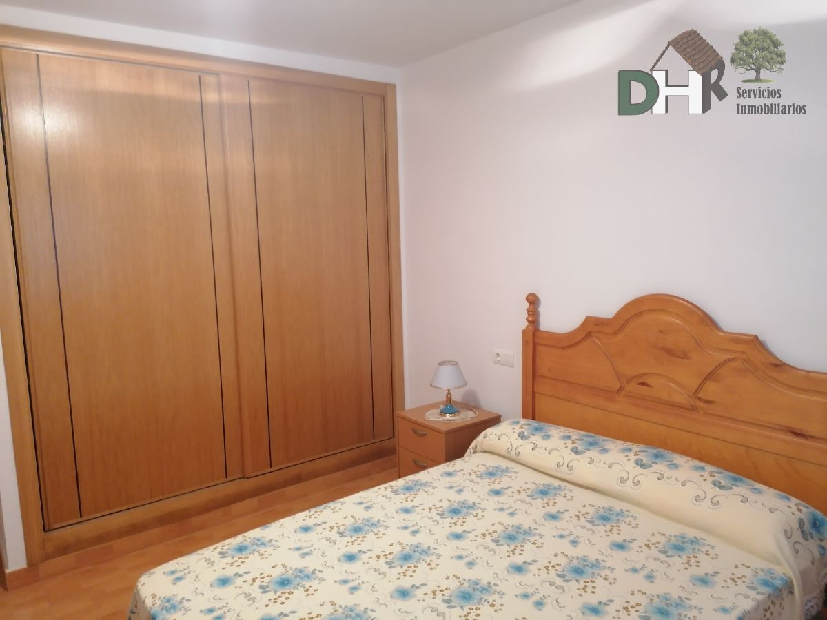 For sale of house in Coria