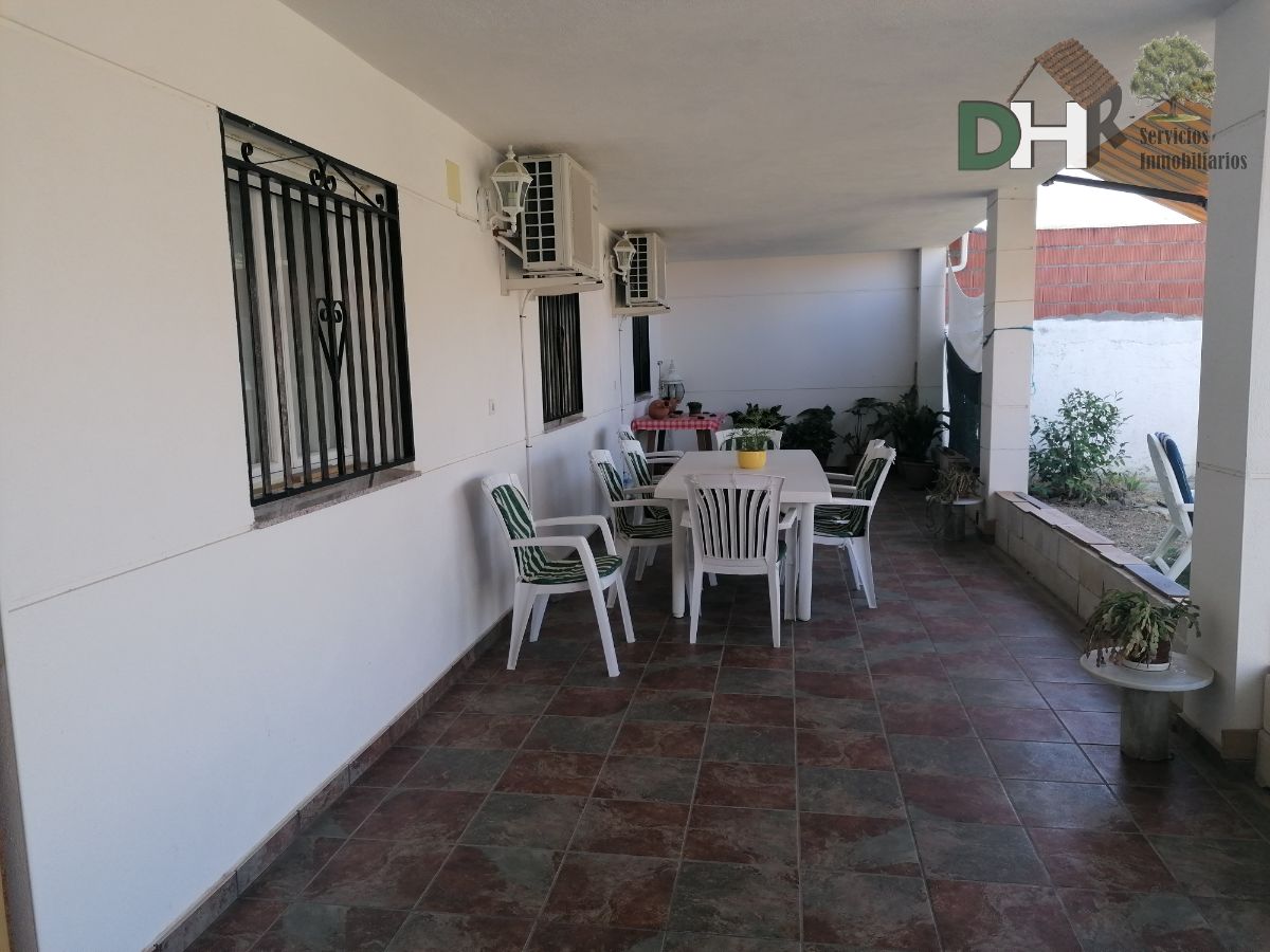 For sale of house in Coria