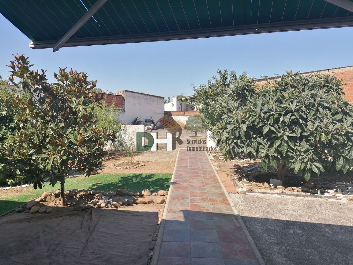 For sale of house in Coria