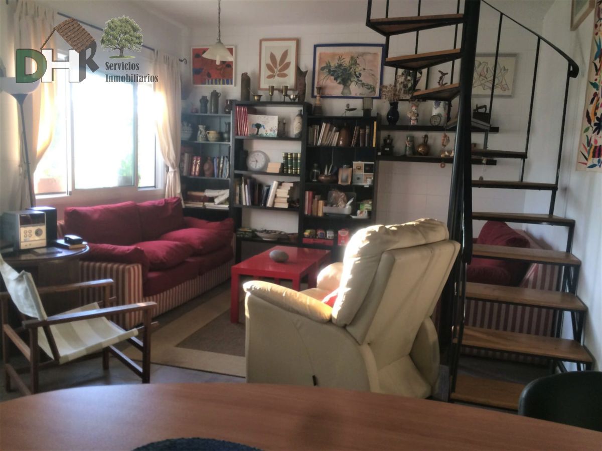 For sale of house in Cañamero