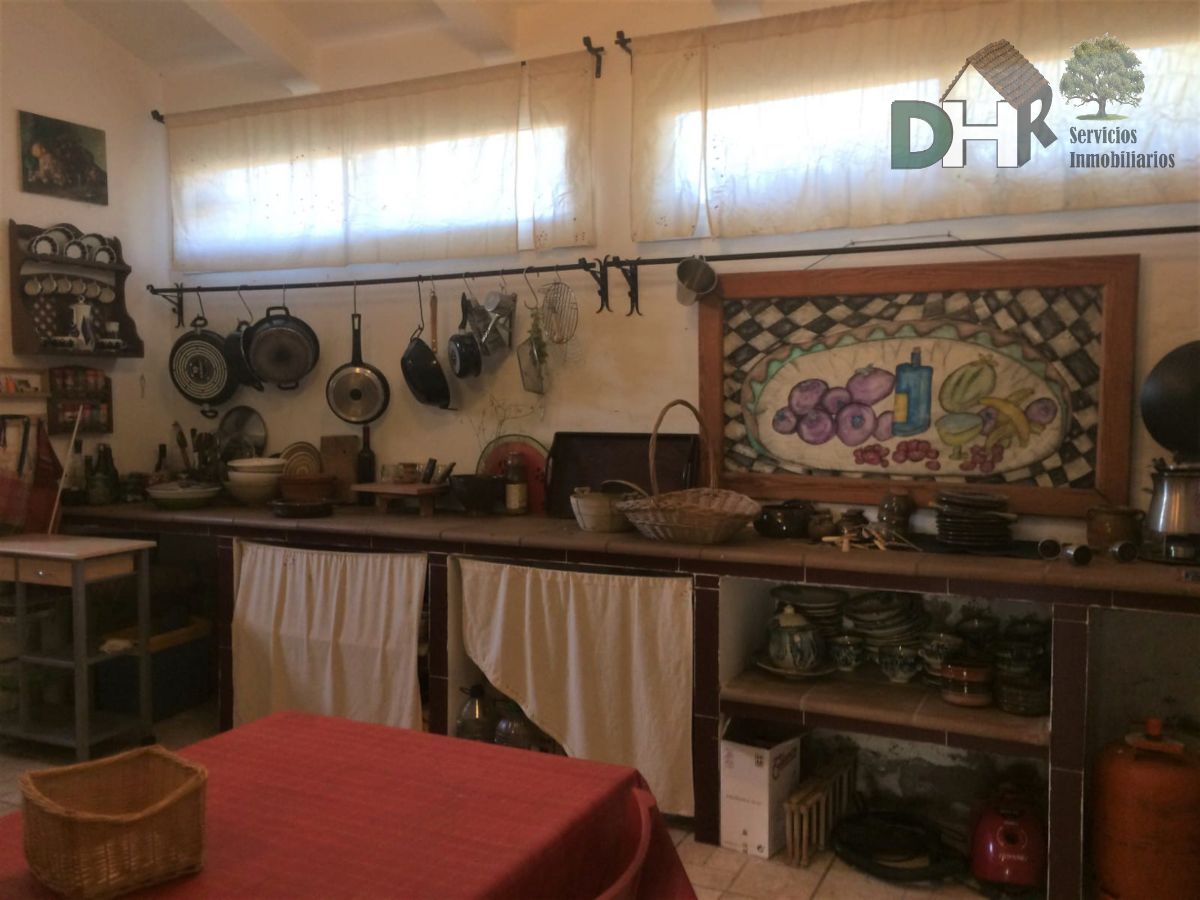 For sale of house in Cañamero
