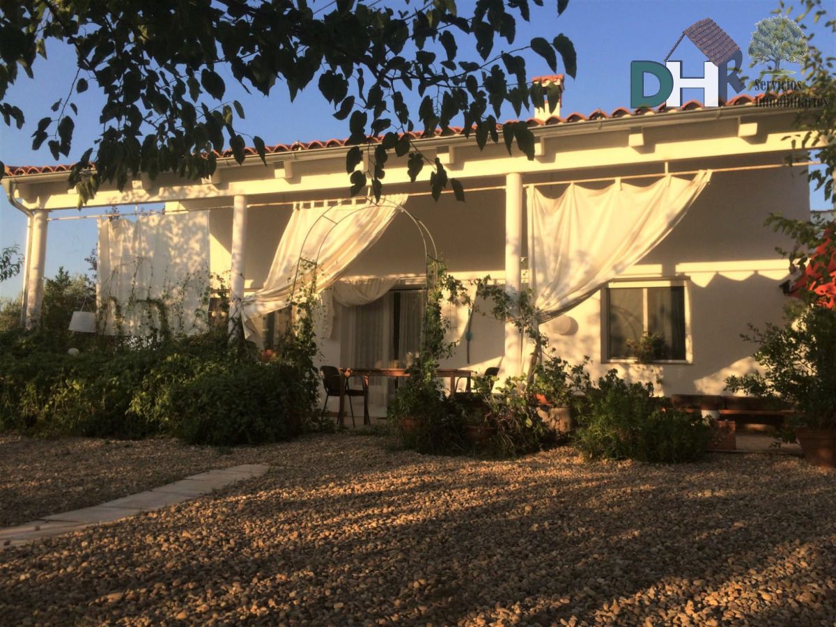 For sale of house in Cañamero