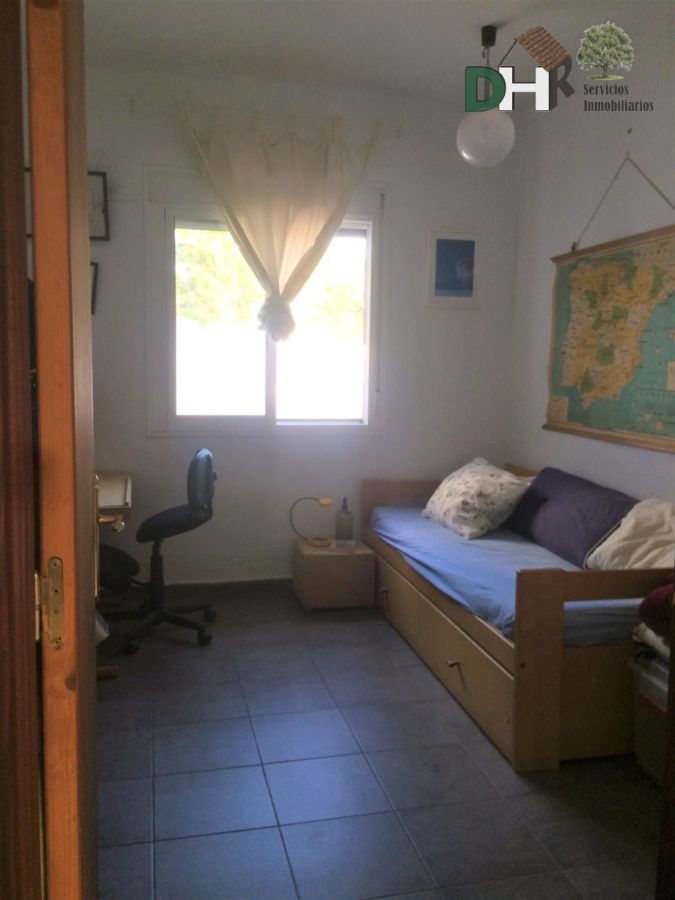 For sale of house in Cañamero