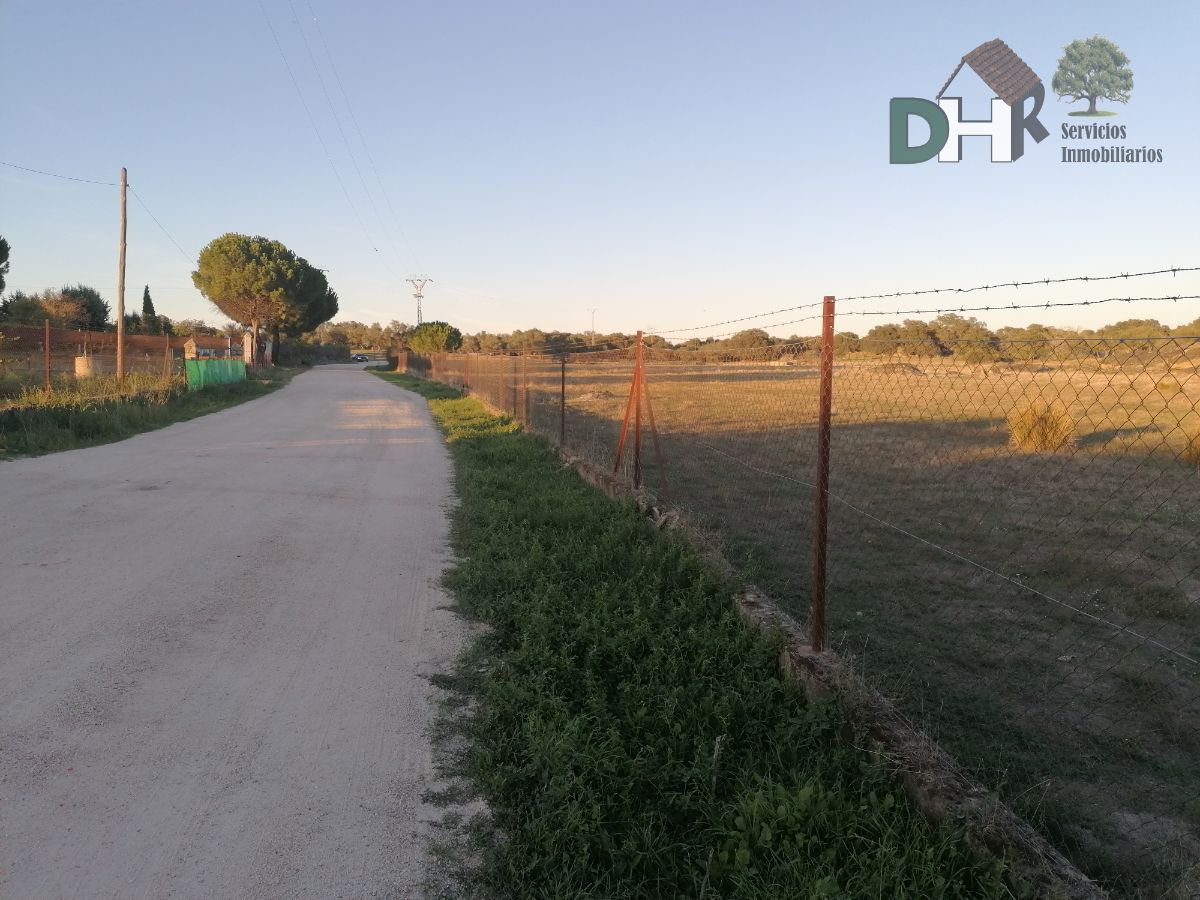 For sale of land in Arroyo de la Luz