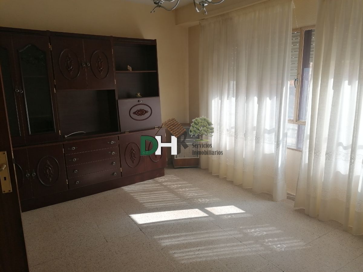 For sale of duplex in Losar de la Vera