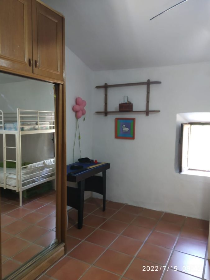 For sale of house in Valencia de Alcántara