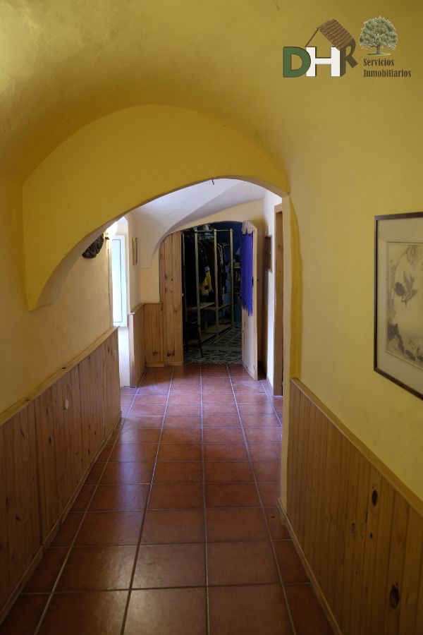 For sale of house in Alcuéscar