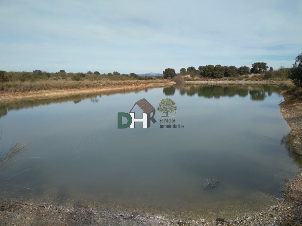 For sale of land in Monroy
