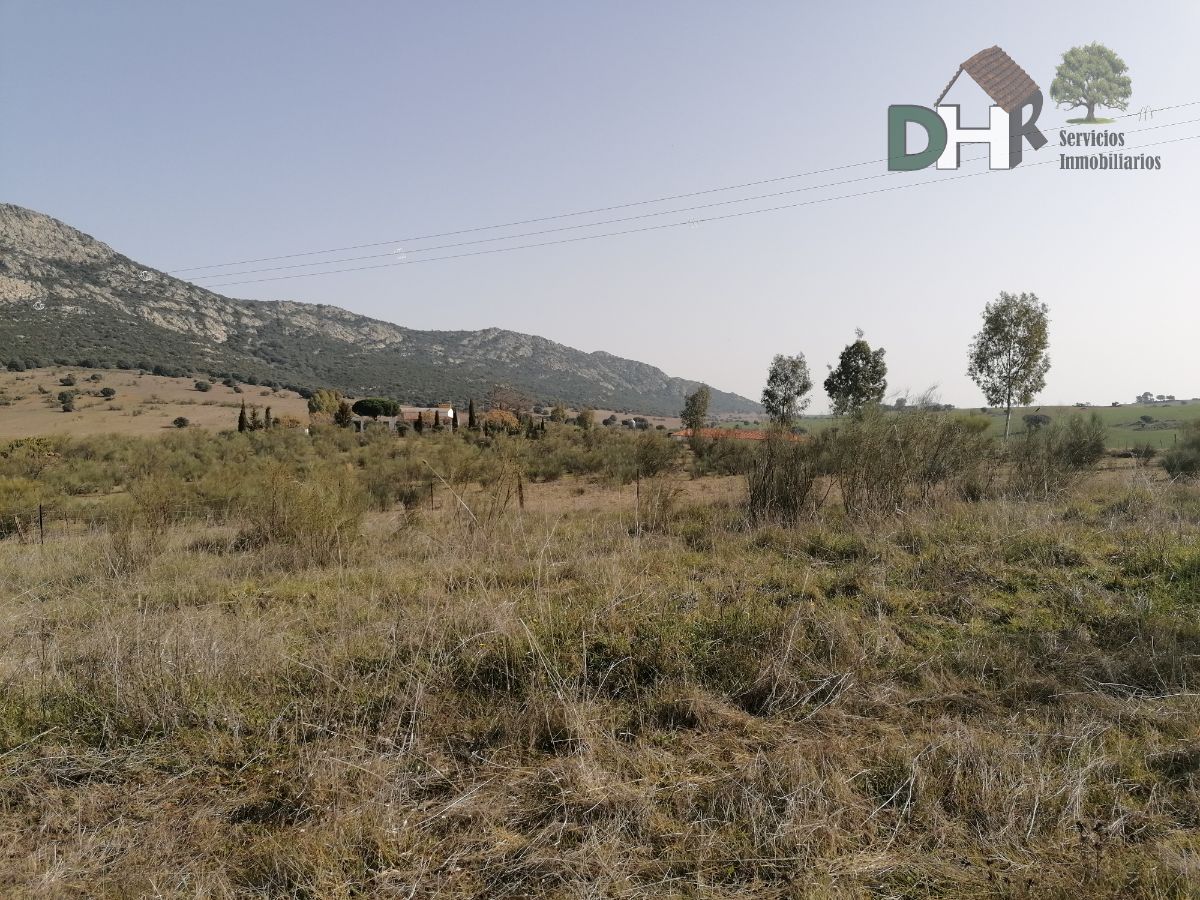 For sale of land in Badajoz