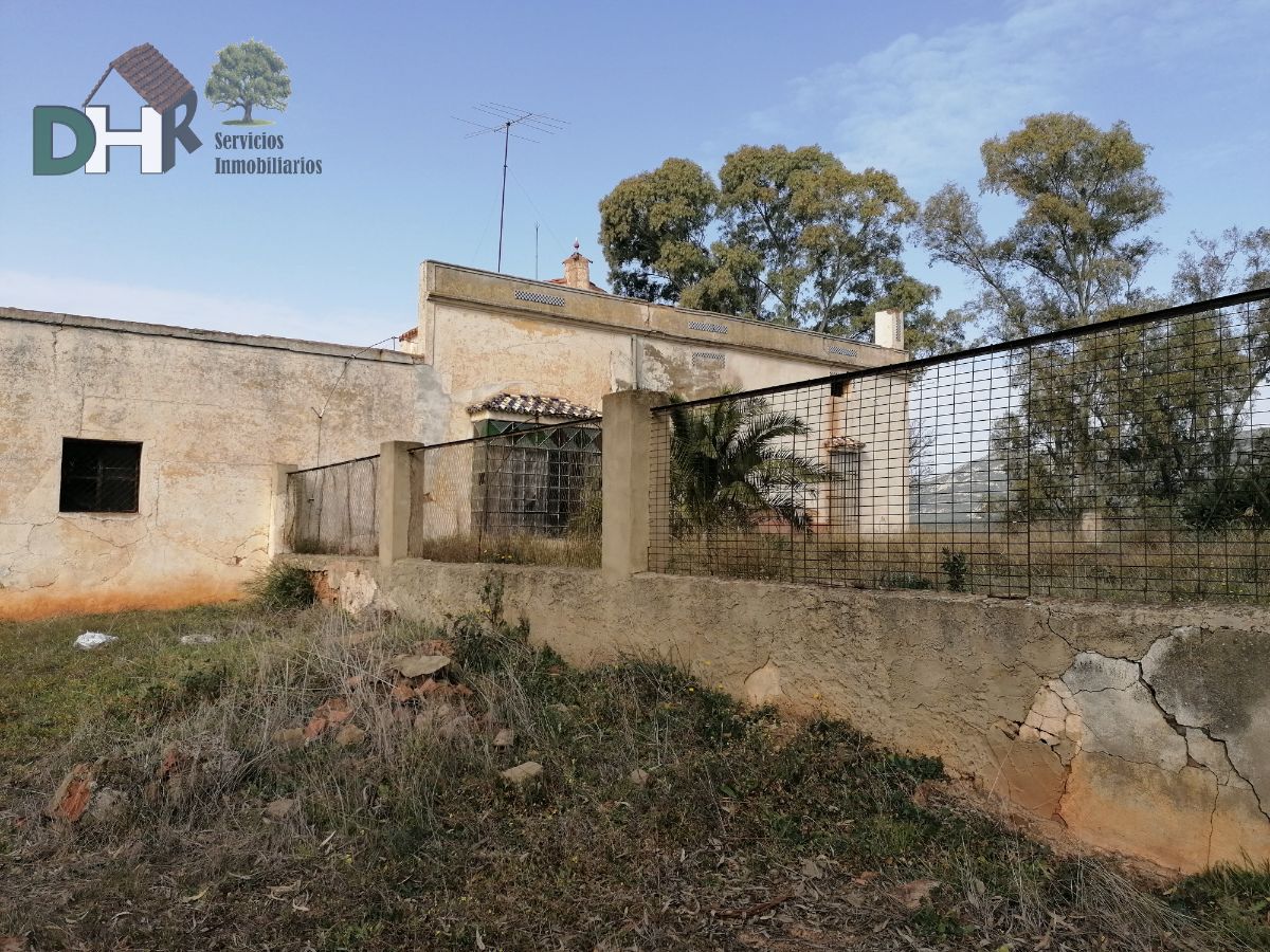 For sale of land in Badajoz