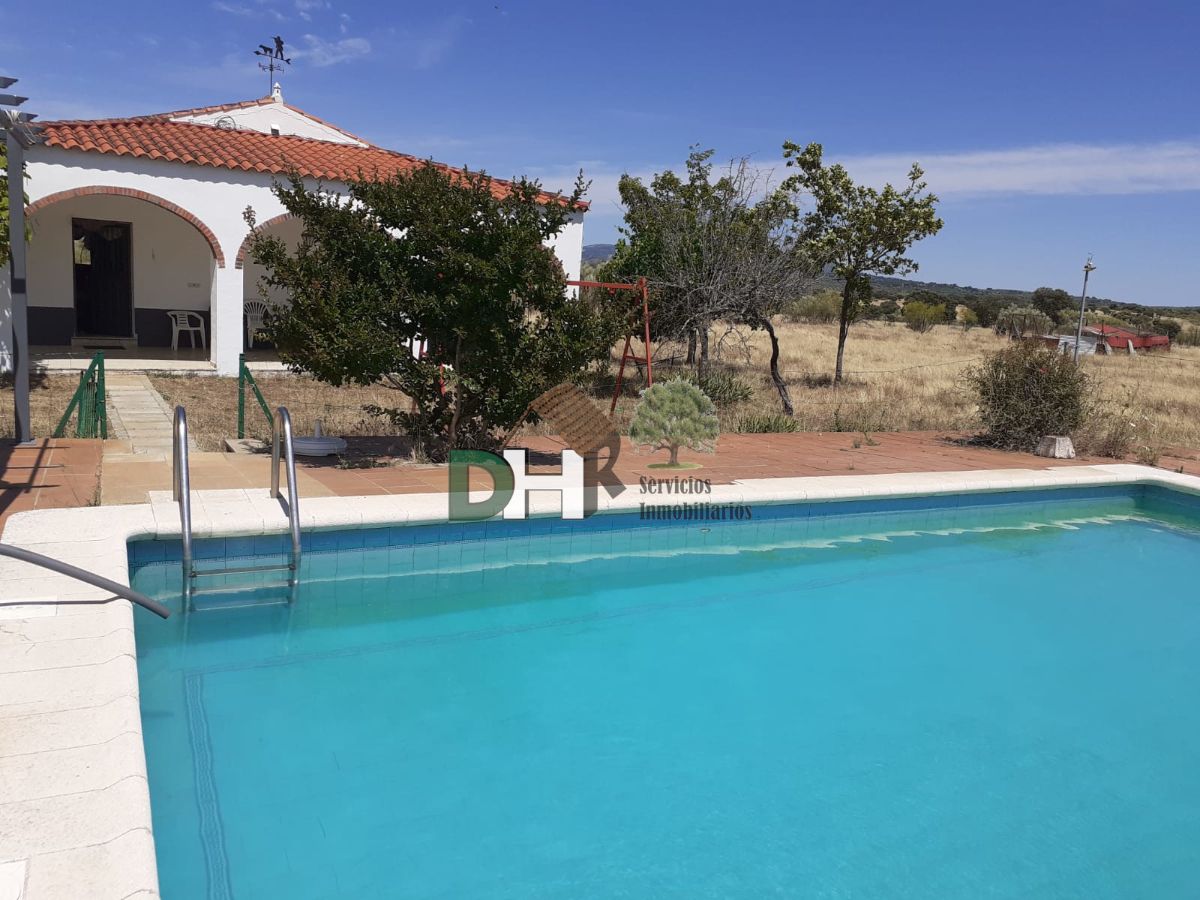 For sale of house in Alcuéscar