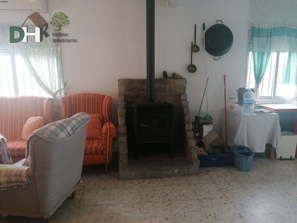 Venta de casa en Alcuéscar