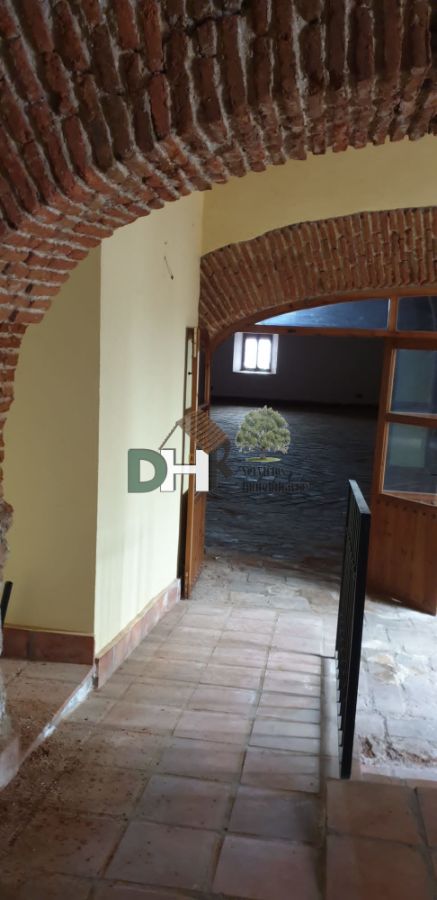 For sale of commercial in Trujillo